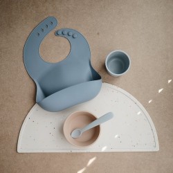 SILICONE BIB SOLID POWDER BLUE 26.5x3.5 CM