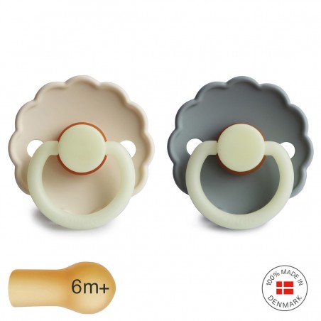 LATEX PACIFIER NIGHT 2 PACK DAISY CREAM/FRENCH GRAY 6+